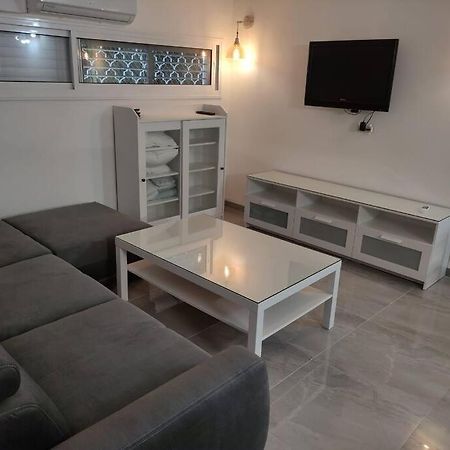 יחידת אירוח חדשה ומקסימה בכרמיאל Apartment Luaran gambar