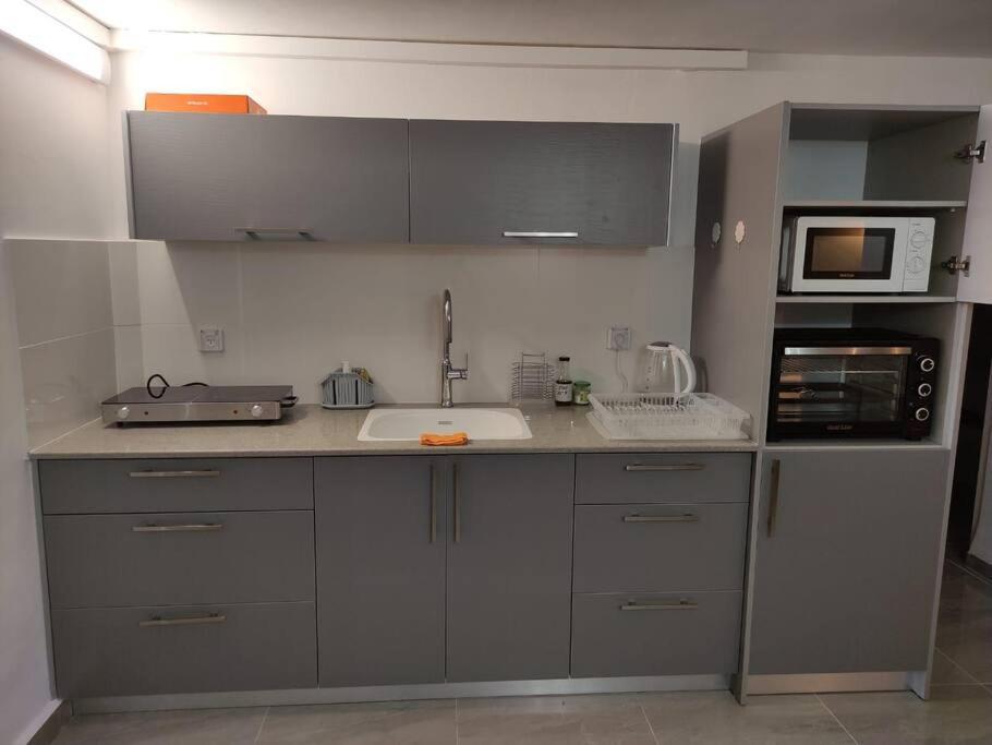 יחידת אירוח חדשה ומקסימה בכרמיאל Apartment Luaran gambar