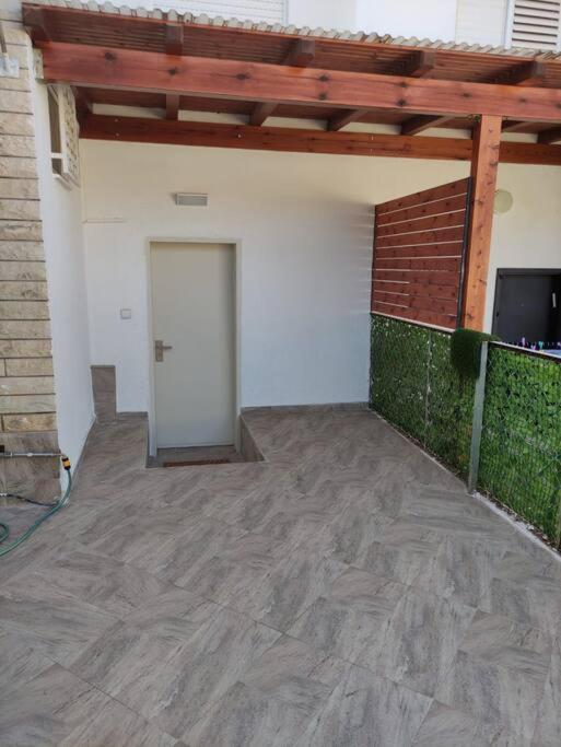 יחידת אירוח חדשה ומקסימה בכרמיאל Apartment Luaran gambar