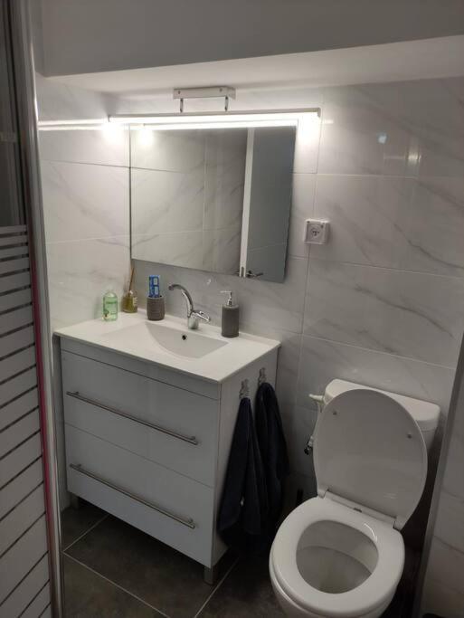 יחידת אירוח חדשה ומקסימה בכרמיאל Apartment Luaran gambar
